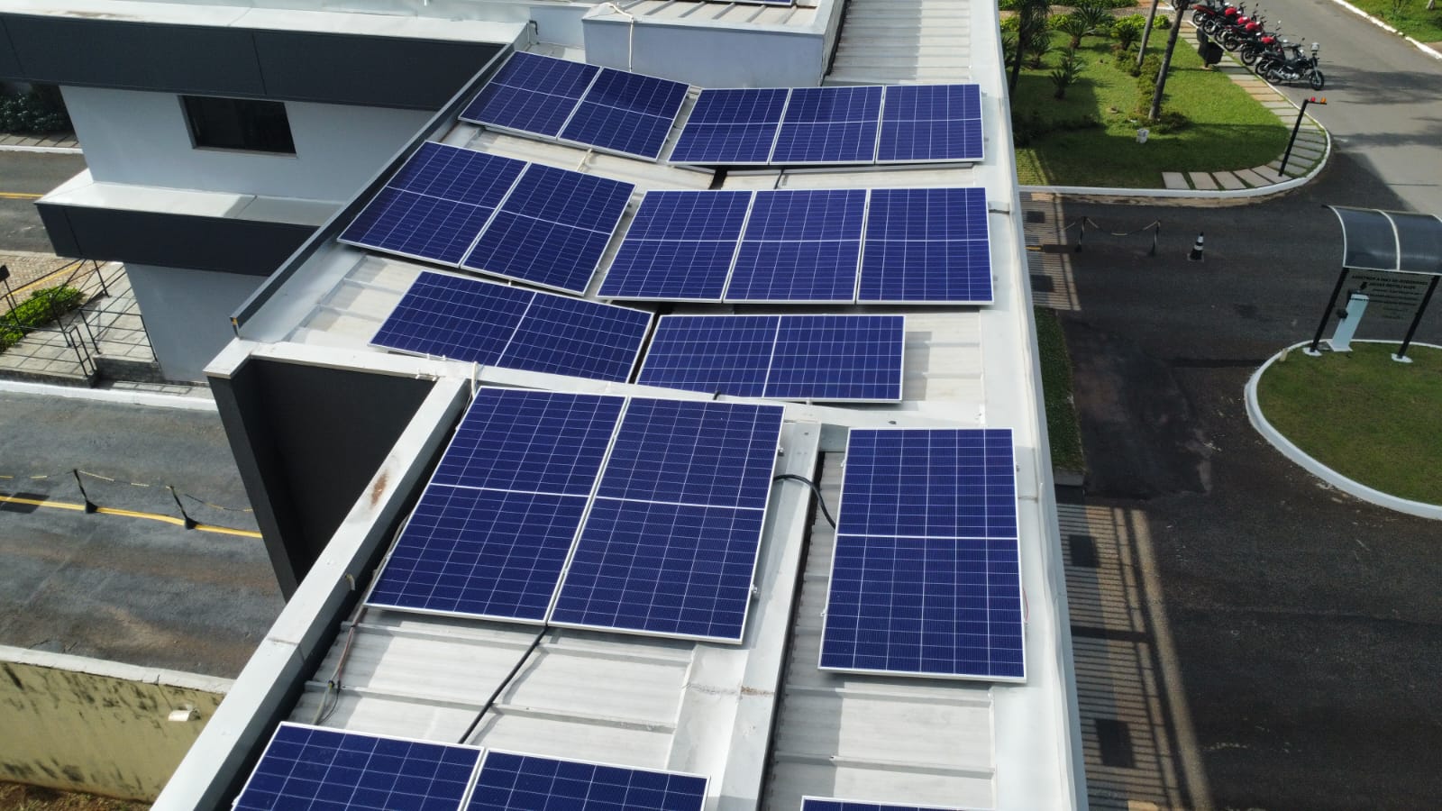 Instalação de painéis solares em empresa - Catalão GO